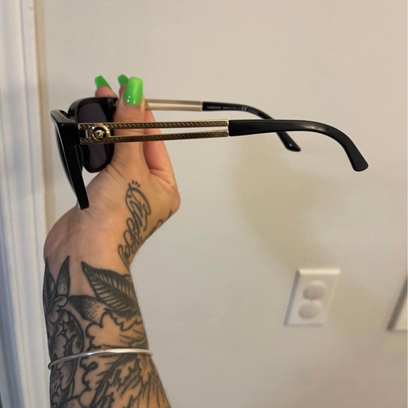 Versace sunglasses - Picture 8 of 8